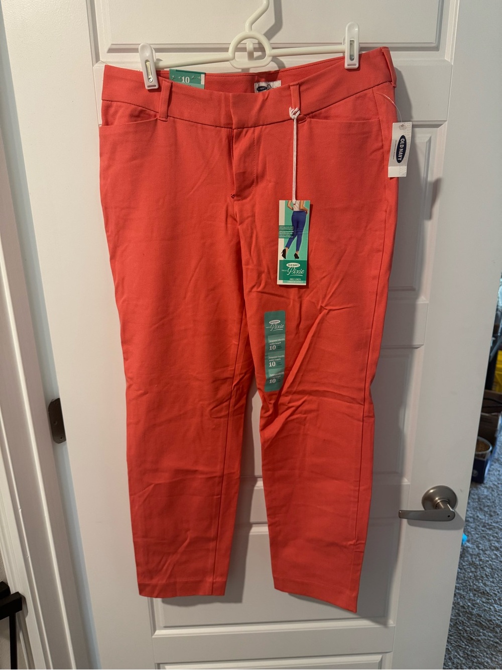 NWT Old Navy Coral Pixie Cropped Jeans
